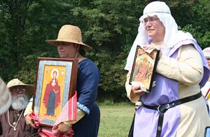 HL Brigida and Lady Juliana with icons